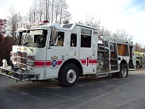 2004 PIERCE FIRETRUCK PUMPER DAMAGED-WRECKED- PARTS FOR SALE