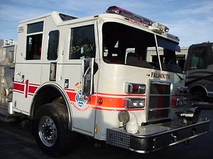 2004 PIERCE FIRETRUCK PUMPER DAMAGED-WRECKED- PARTS FOR SALE