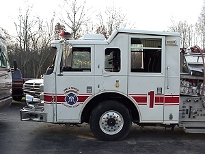 2004 PIERCE FIRETRUCK PUMPER DAMAGED-WRECKED- PARTS FOR SALE