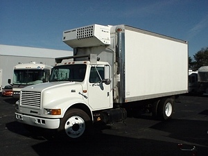 1998 INTERNATIONAL 4700 DT 466E DIESEL 18FT REFER BOX FOR SALE