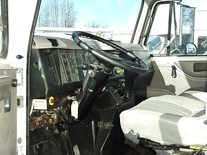 1998 INTERNATIONAL 4700 DT 466E DIESEL 18FT REFER BOX FOR SALE