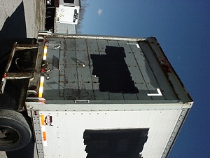 1993 WABASH 28FT INCLOSED CARGO TRAILER 102