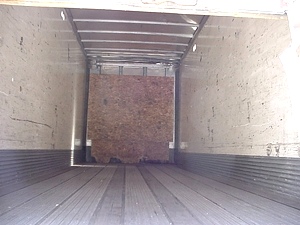 1993 WABASH 28FT INCLOSED CARGO TRAILER 102