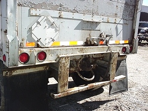 1993 WABASH 28FT INCLOSED CARGO TRAILER 102