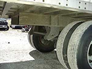 1993 WABASH 28FT INCLOSED CARGO TRAILER 102