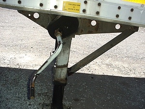 1993 WABASH 28FT INCLOSED CARGO TRAILER 102