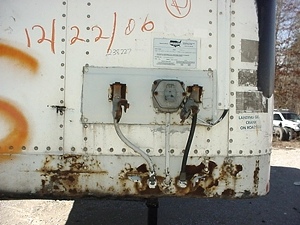 1993 WABASH 28FT INCLOSED CARGO TRAILER 102