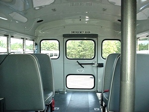 2002 GMC 3500 DIESEL SCHOOL BUS.8-PASSENGER W/CHAIR LIFT