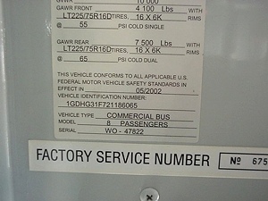 2002 GMC 3500 DIESEL SCHOOL BUS.8-PASSENGER W/CHAIR LIFT