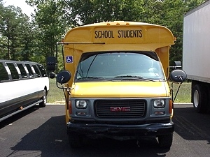 2002 GMC 3500 DIESEL SCHOOL BUS.8-PASSENGER W/CHAIR LIFT