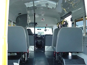 2002 GMC 3500 DIESEL SCHOOL BUS.8-PASSENGER W/CHAIR LIFT 
