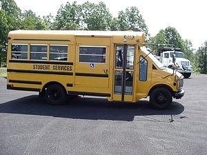 2002 GMC 3500 DIESEL SCHOOL BUS.8-PASSENGER W/CHAIR LIFT 