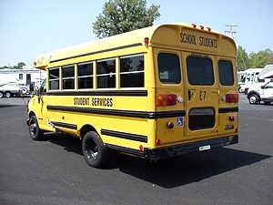 2002 GMC 3500 DIESEL SCHOOL BUS.8-PASSENGER W/CHAIR LIFT 