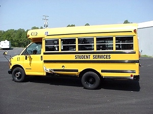 2002 GMC 3500 DIESEL SCHOOL BUS.8-PASSENGER W/CHAIR LIFT 