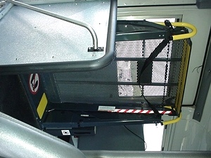 2002 GMC 3500 DIESEL SCHOOL BUS.8-PASSENGER W/CHAIR LIFT 