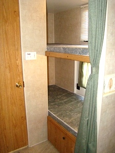 2006 WILDERNESS 31FT 1 SLIDE ( BUNKS) BY FLEETWOOD TRAVEL TRAILER FOR SALE
