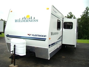 2006 WILDERNESS 31FT 1 SLIDE ( BUNKS) BY FLEETWOOD TRAVEL TRAILER FOR SALE