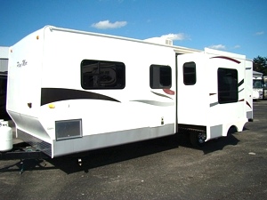 2009 PLAY-MOR 30FT 1 SLIDE TRAVEL TRAILER FOR SALE (BUNKS)