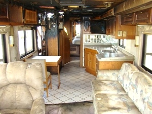 2000 MONACO WINDSOR MOTORHOME SALAVGE / DAMAGED