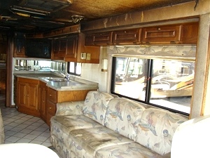 2000 MONACO WINDSOR MOTORHOME SALAVGE / DAMAGED