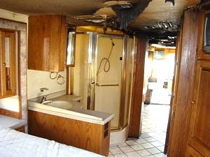 2000 MONACO WINDSOR MOTORHOME SALAVGE / DAMAGED