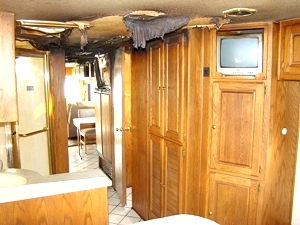 2000 MONACO WINDSOR MOTORHOME SALAVGE / DAMAGED