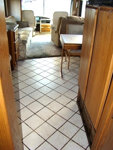 2000 MONACO WINDSOR MOTORHOME SALAVGE / DAMAGED