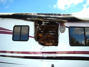 2000 MONACO WINDSOR MOTORHOME SALAVGE / DAMAGED