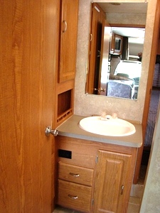 2005 COACHMEN FREELANDER CLASS C MOTORHOME 31FT 1 SLIDE OUT