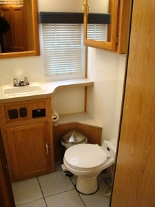 2000 CRUISE MASTER 35FT 1 SLIDE CLASS A MOTORHOME FOR SALE