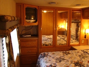 2000 CRUISE MASTER 35FT 1 SLIDE CLASS A MOTORHOME FOR SALE