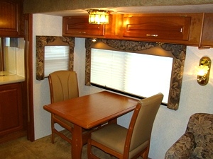 2004 TRADEWINDS BY NATIONAL RV 39FT 2 SLIDE MOTORHOME FOR SALE MODEL 7395 LTC