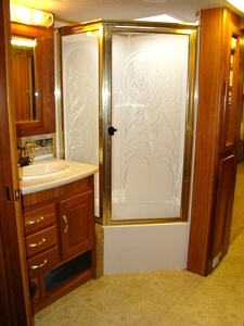 2004 TRADEWINDS BY NATIONAL RV 39FT 2 SLIDE MOTORHOME FOR SALE MODEL 7395 LTC