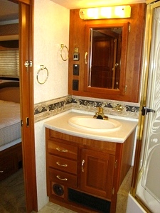 2004 TRADEWINDS BY NATIONAL RV 39FT 2 SLIDE MOTORHOME FOR SALE MODEL 7395 LTC