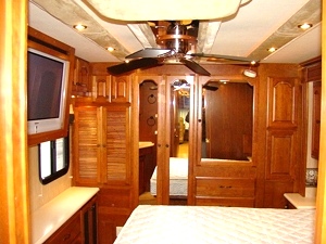 2005 AMERICAN EAGLE FOR SALE 40FT 3-SLIDE.MODEL 40J