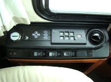 2005 FLEETWOOD REVOLUTION 40 FT 2-SLIDE CLASS A DIESEL MOTORHOME