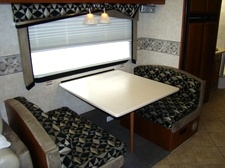 2005 FLEETWOOD REVOLUTION 40 FT 2-SLIDE CLASS A DIESEL MOTORHOME