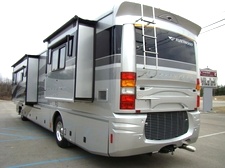 2005 FLEETWOOD REVOLUTION 40 FT 2-SLIDE CLASS A DIESEL MOTORHOME