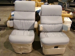 MOTORHOME  / RV FLEXSTEEL CAPTAINS CHAIRS 