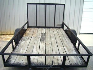2004 TRAILER 6 FT X 10FT LONG WITH FOLD DOWN REAR GATE / RAMP FOR SALE 