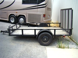 2004 TRAILER 6 FT X 10FT LONG WITH FOLD DOWN REAR GATE / RAMP FOR SALE 