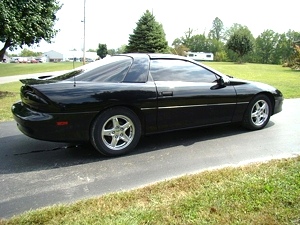 1996 CHEVROLET CAMARO 2-DOOR COUPE