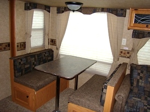 2011 North Trail 28BH Fifth Wheel by Heartland RV w/Rear Bunk Beds