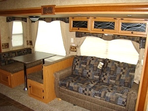 2011 North Trail 28BH Fifth Wheel by Heartland RV w/Rear Bunk Beds