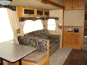 2011 North Trail 28BH Fifth Wheel by Heartland RV w/Rear Bunk Beds