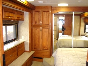 2008 MONACO KNIGHT MOTORHOME MODEL 38PDQ FOR SALE
