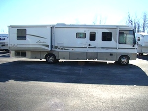 2002 WINNEBAGO ADVENTURE 35U CLASS A MOTORHOME FOR SALE