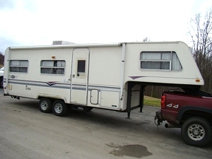 1997 AEROLITE FIFTHWHEEL FOR SALE - COMPLETE OR PARTS